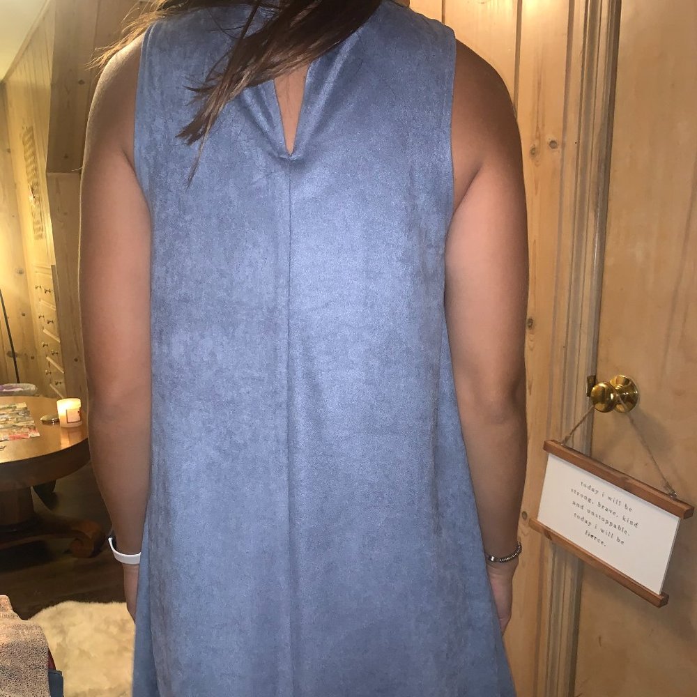 Dress - Picture 2 of 4